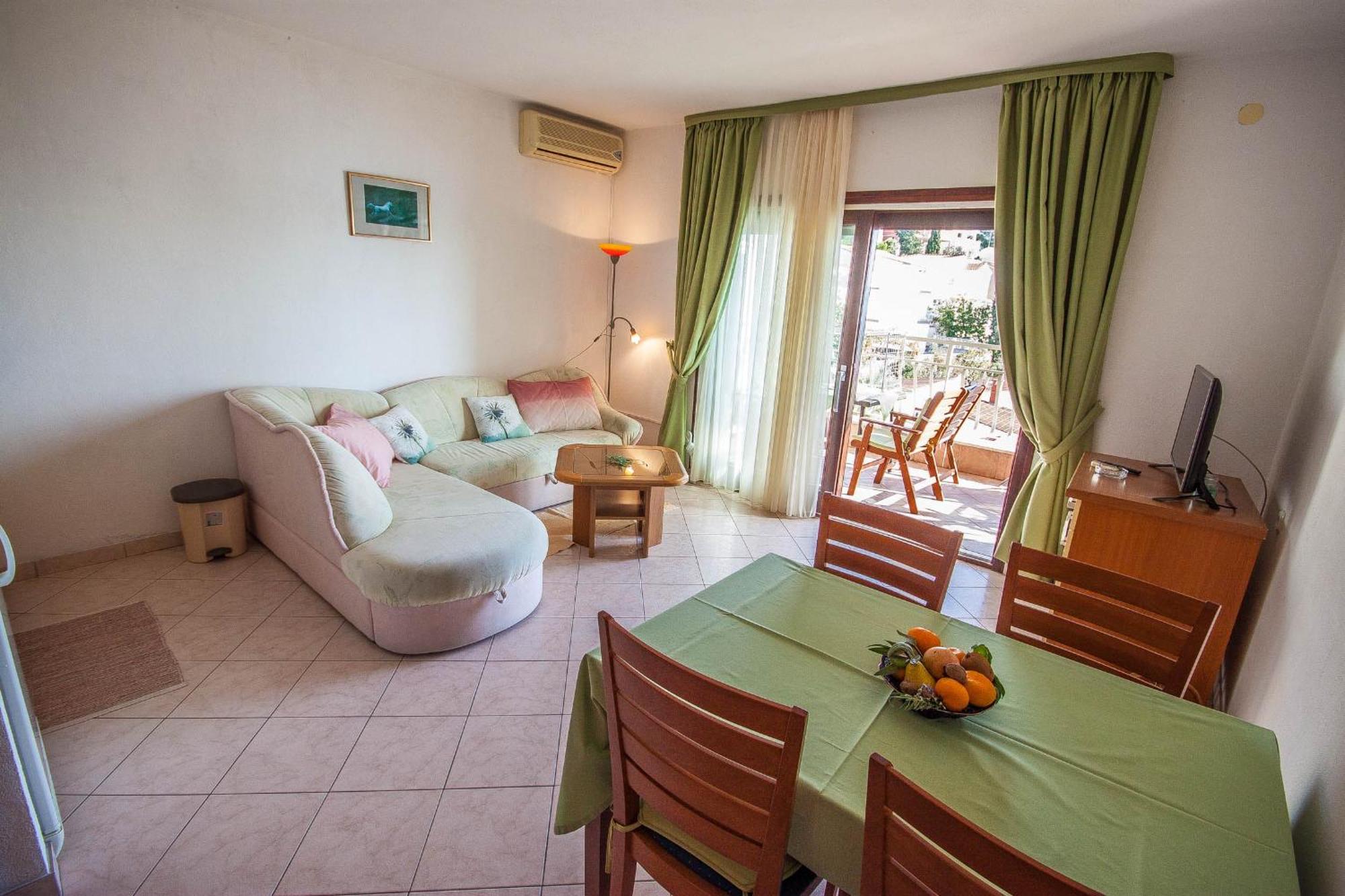Apartments Rosanda Pakostane Exterior photo